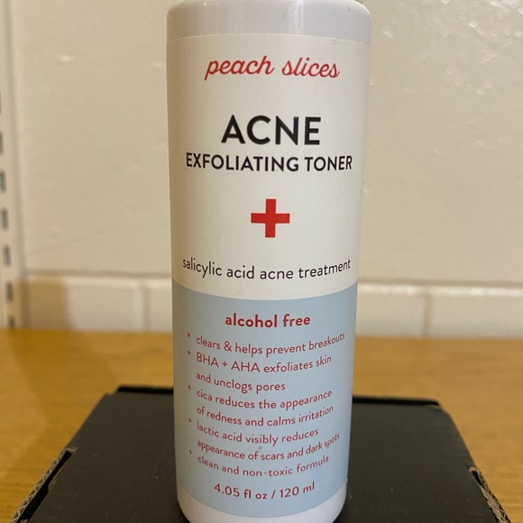 Peach Slices acne exfoliating toner cleanser - Picture 2 of 6